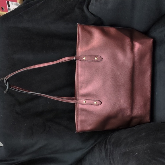 Coach City Zip Tote Bag in Dark Cherry - Picture 2 of 7
